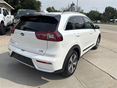 2017 Kia Niro EX - Photo 5 - Topeka, KS 66608