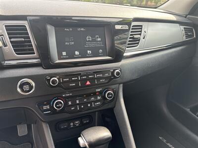 2017 Kia Niro EX - Photo 17 - Topeka, KS 66608