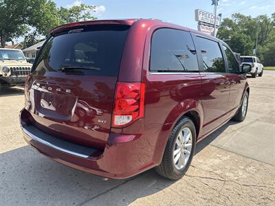 2018 Dodge Grand Caravan SXT - Photo 3 - Topeka, KS 66608