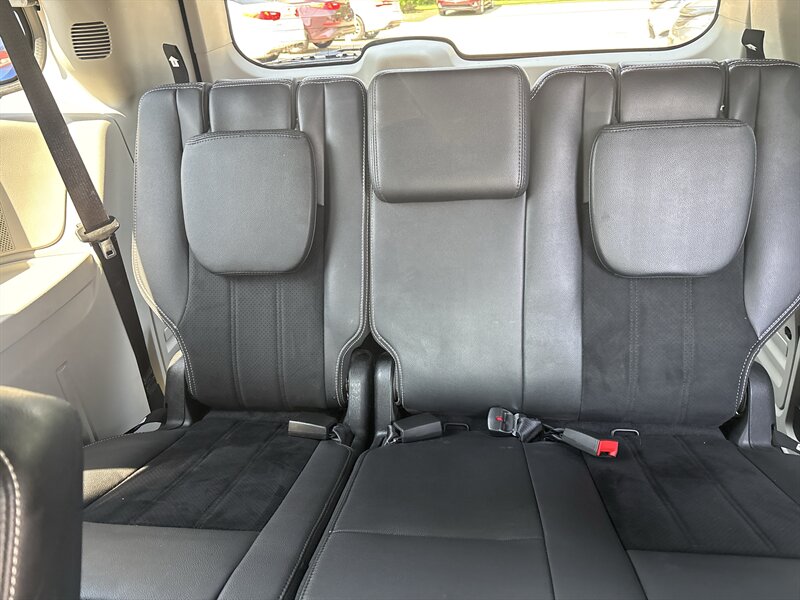 2018 Dodge Grand Caravan SXT - Photo 25 - Topeka, KS 66608
