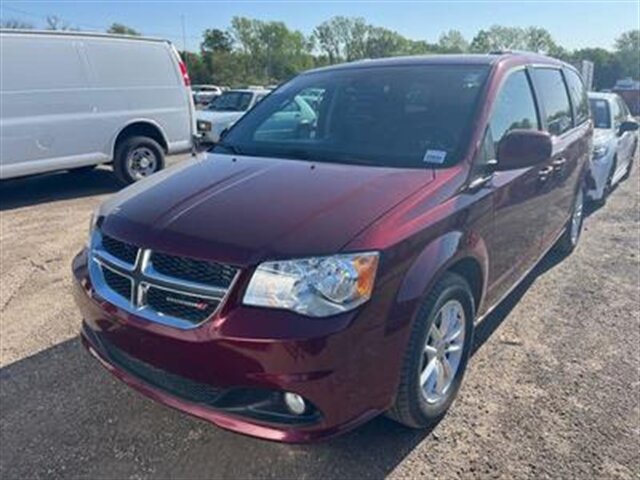 2018 Dodge Grand Caravan SXT   - Photo 1 - Topeka, KS 66608
