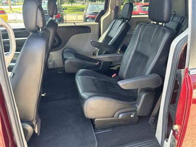 2018 Dodge Grand Caravan SXT - Photo 24 - Topeka, KS 66608