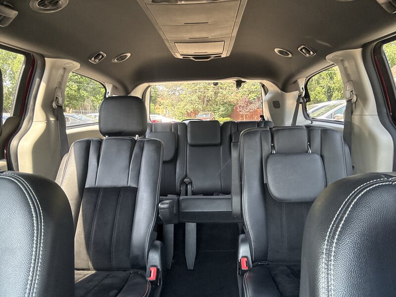 2018 Dodge Grand Caravan SXT - Photo 23 - Topeka, KS 66608