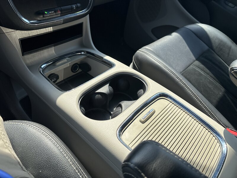 2018 Dodge Grand Caravan SXT - Photo 20 - Topeka, KS 66608