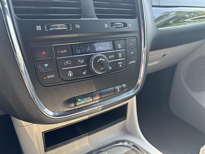 2018 Dodge Grand Caravan SXT - Photo 19 - Topeka, KS 66608