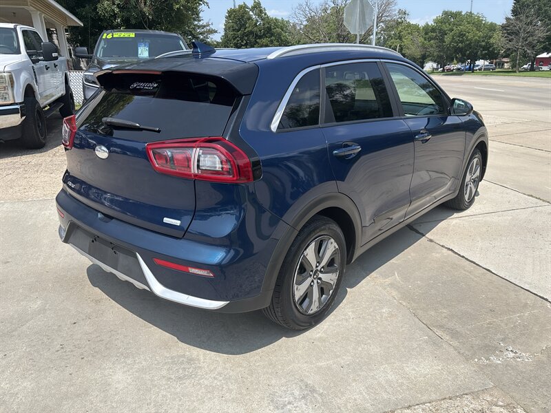 2019 Kia Niro LX   - Photo 5 - Topeka, KS 66608