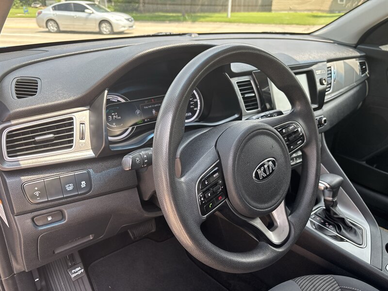 2019 Kia Niro LX   - Photo 14 - Topeka, KS 66608