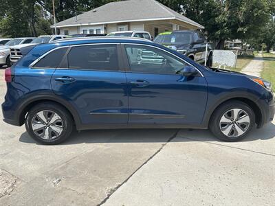 2019 Kia Niro LX   - Photo 6 - Topeka, KS 66608