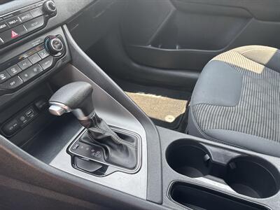 2019 Kia Niro LX   - Photo 17 - Topeka, KS 66608