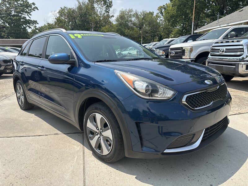 2019 Kia Niro LX   - Photo 7 - Topeka, KS 66608