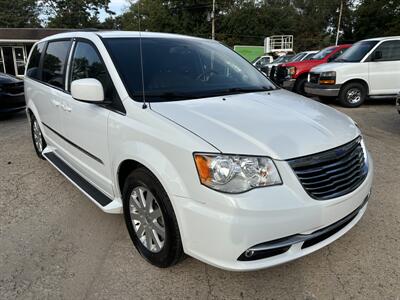 2015 Chrysler Town & Country Touring   - Photo 7 - Topeka, KS 66608