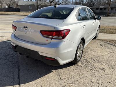 2018 Kia Rio S   - Photo 3 - Topeka, KS 66608
