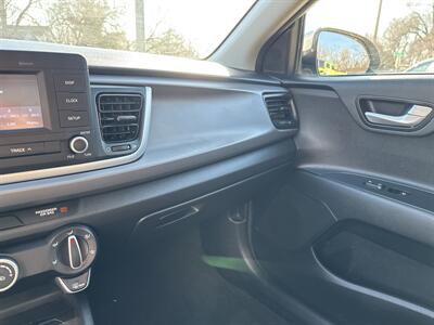 2018 Kia Rio S   - Photo 18 - Topeka, KS 66608