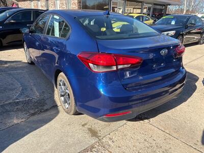 2018 Kia Forte LX   - Photo 8 - Topeka, KS 66608