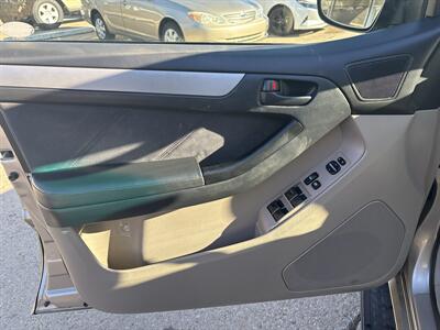 2004 Toyota 4Runner SR5   - Photo 10 - Topeka, KS 66608