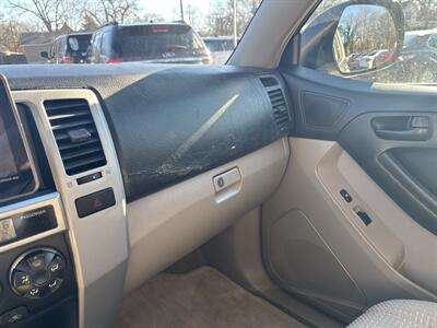 2004 Toyota 4Runner SR5   - Photo 15 - Topeka, KS 66608