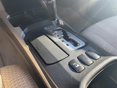 2004 Toyota 4Runner SR5   - Photo 16 - Topeka, KS 66608