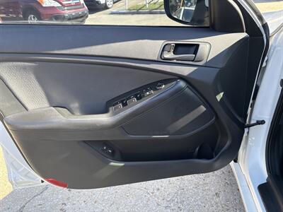 2015 Kia Optima LX   - Photo 11 - Topeka, KS 66608