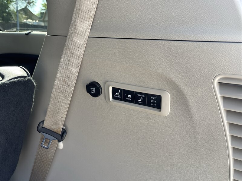 2018 Chrysler Pacifica Limited   - Photo 26 - Topeka, KS 66608