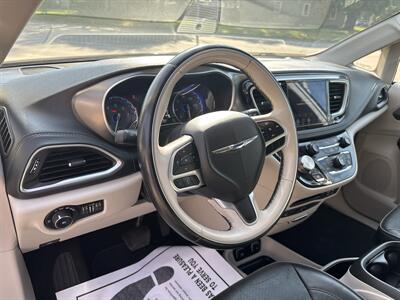 2018 Chrysler Pacifica Limited - Photo 14 - Topeka, KS 66608