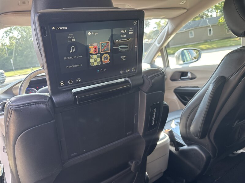 2018 Chrysler Pacifica Limited   - Photo 22 - Topeka, KS 66608