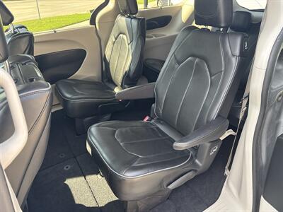 2018 Chrysler Pacifica Limited - Photo 21 - Topeka, KS 66608