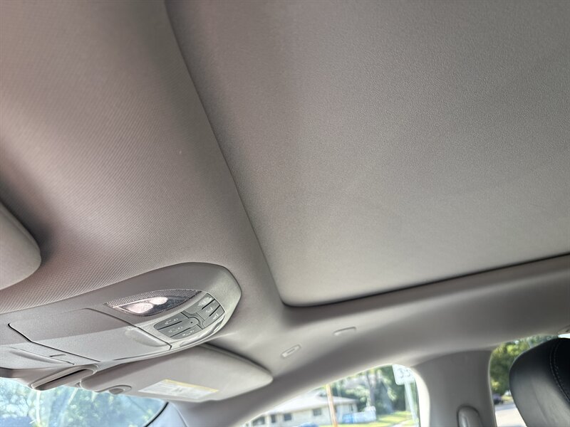 2018 Chrysler Pacifica Limited   - Photo 19 - Topeka, KS 66608