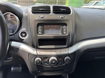 2017 Dodge Journey Crossroad   - Photo 19 - Topeka, KS 66608