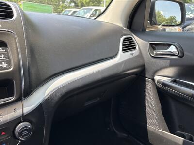 2017 Dodge Journey Crossroad   - Photo 21 - Topeka, KS 66608