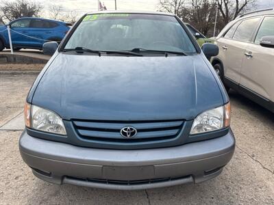 2003 Toyota Sienna XLE   - Photo 2 - Topeka, KS 66608