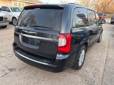 2013 Chrysler Town & Country Touring   - Photo 4 - Topeka, KS 66608