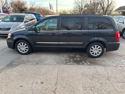 2013 Chrysler Town & Country Touring   - Photo 8 - Topeka, KS 66608