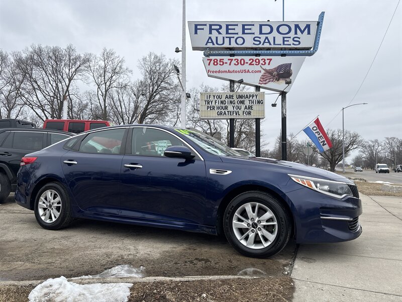 2016 Kia Optima LX   - Photo 1 - Topeka, KS 66608
