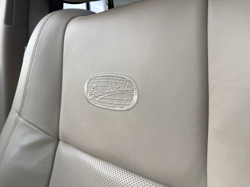 2014 Jeep Grand Cherokee Overland   - Photo 20 - Topeka, KS 66608