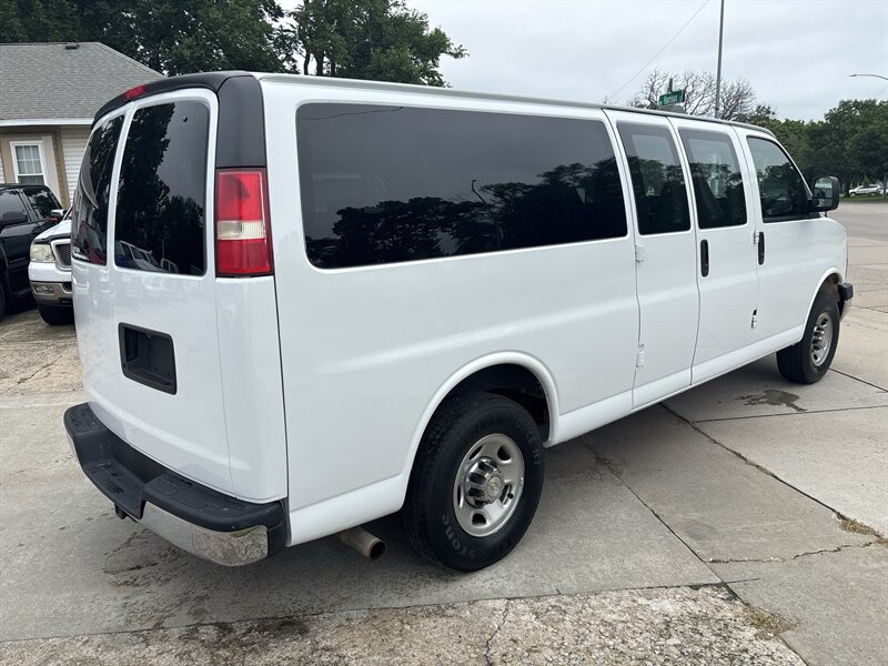 2009 Chevrolet Express LS 3500   - Photo 5 - Topeka, KS 66608
