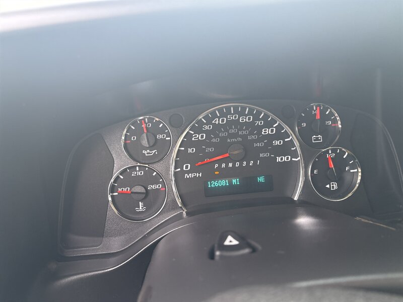 2009 Chevrolet Express LS 3500   - Photo 13 - Topeka, KS 66608