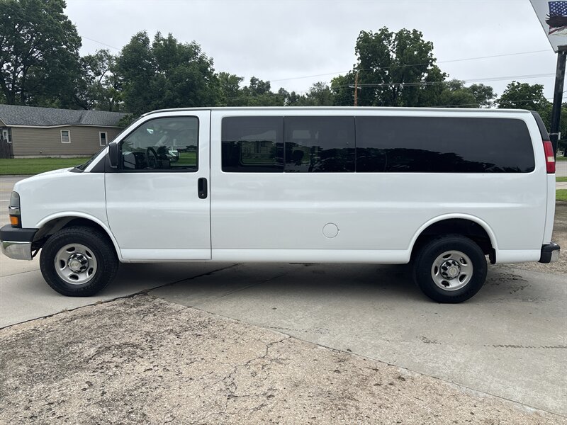 2009 Chevrolet Express LS 3500   - Photo 2 - Topeka, KS 66608