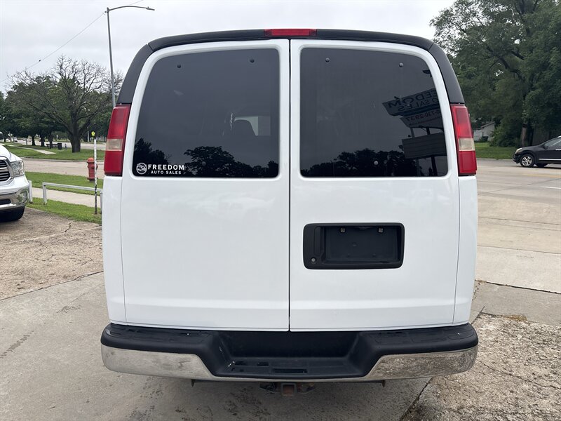 2009 Chevrolet Express LS 3500   - Photo 4 - Topeka, KS 66608