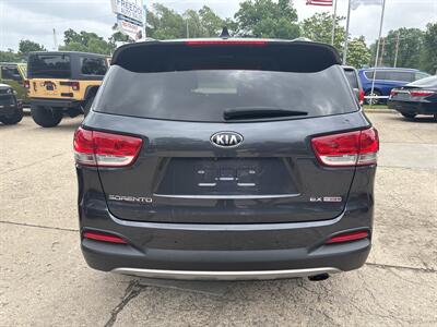 2017 Kia Sorento EX   - Photo 4 - Topeka, KS 66608