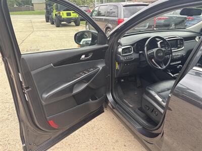 2017 Kia Sorento EX   - Photo 12 - Topeka, KS 66608