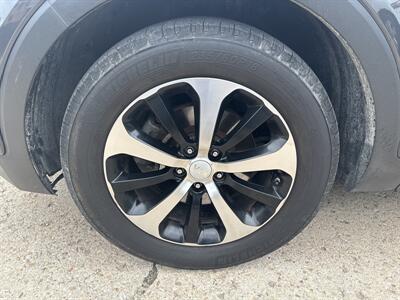 2017 Kia Sorento EX   - Photo 9 - Topeka, KS 66608