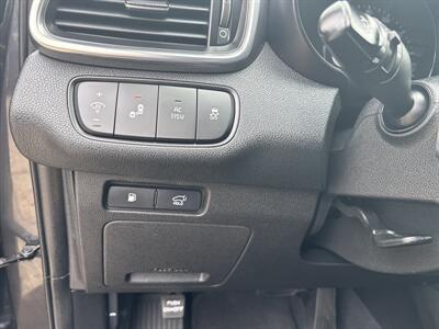 2017 Kia Sorento EX   - Photo 19 - Topeka, KS 66608