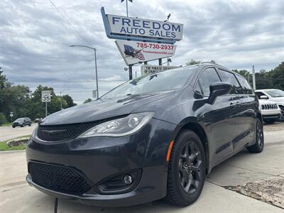 2020 Chrysler Pacifica Touring L Plus Minivan