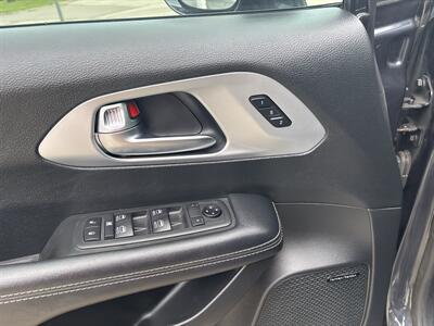2020 Chrysler Pacifica Touring L Plus - Photo 12 - Topeka, KS 66608