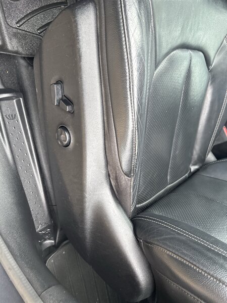 2020 Chrysler Pacifica Touring L Plus   - Photo 14 - Topeka, KS 66608