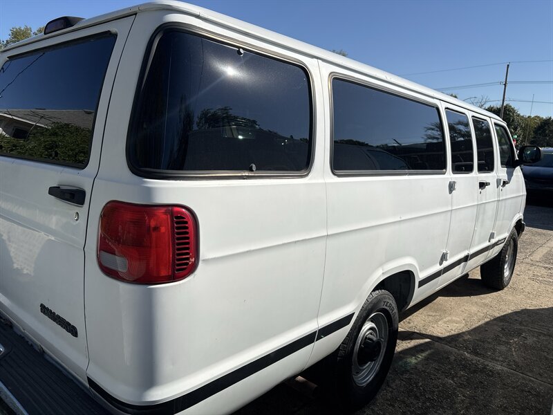 2002 Dodge Ram Van 3500 Maxi   - Photo 3 - Topeka, KS 66608