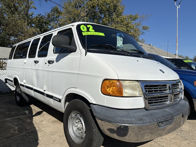 2002 Dodge Ram Van 3500 Maxi   - Photo 4 - Topeka, KS 66608