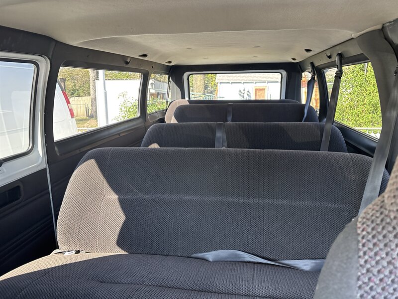 2002 Dodge Ram Van 3500 Maxi   - Photo 9 - Topeka, KS 66608