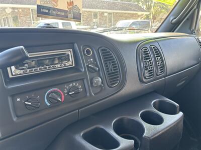 2002 Dodge Ram Van 3500 Maxi - Photo 8 - Topeka, KS 66608