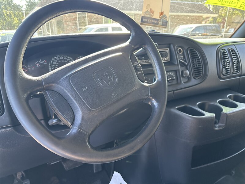 2002 Dodge Ram Van 3500 Maxi   - Photo 7 - Topeka, KS 66608